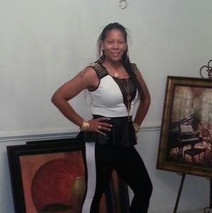 Meet your Posher, Pamela